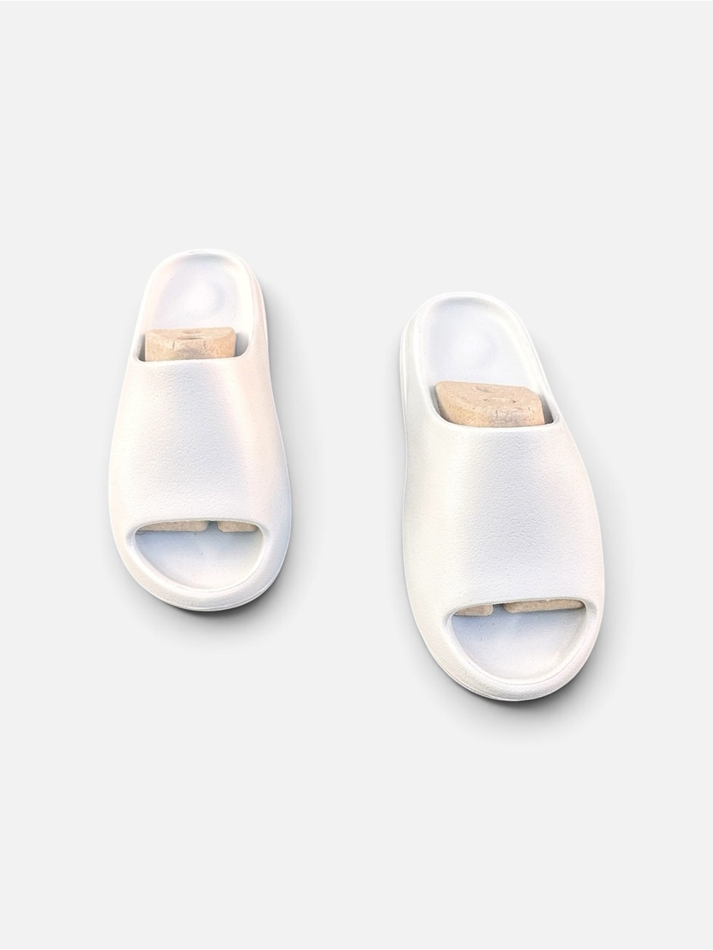 Yeezy Foam Slide Sandals - White